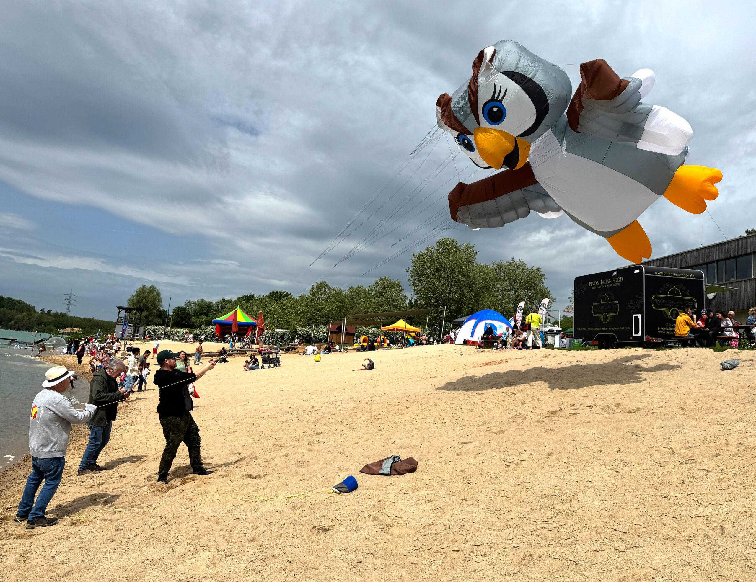 Mehr über den Artikel erfahren Aiolos bei der Strandbaderöffnung 2025 in Nieder-Roden
